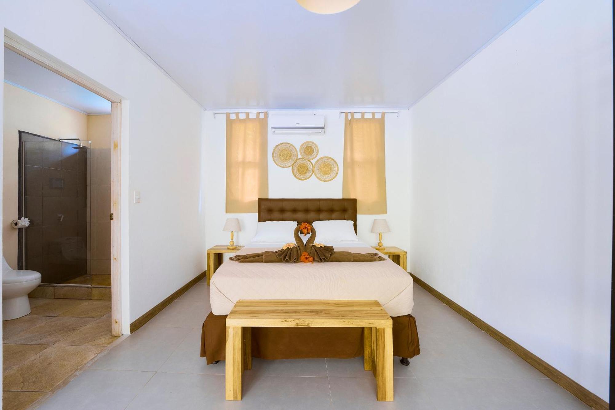 La Tica Y La Gata Hotel Puerto Viejo de Talamanca Екстериор снимка