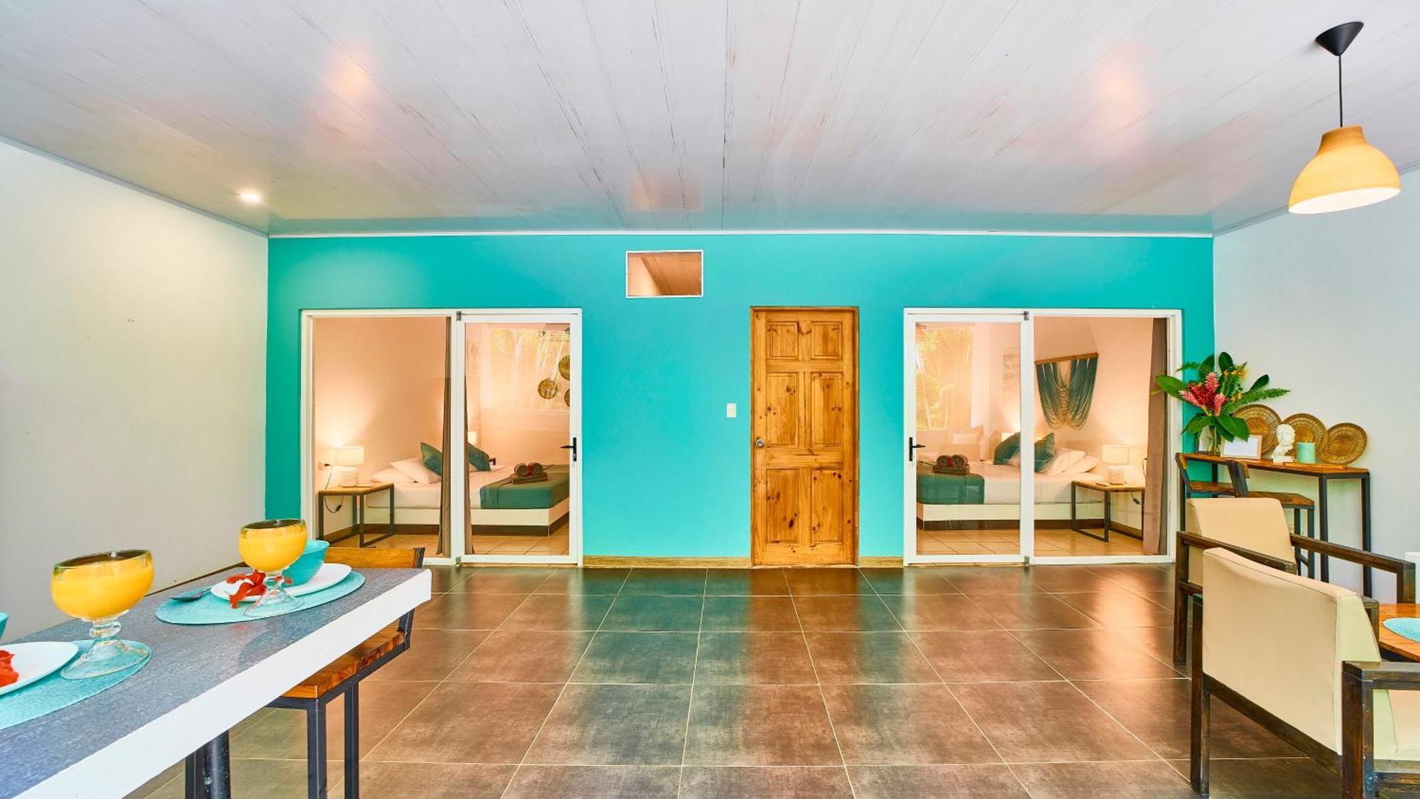 La Tica Y La Gata Hotel Puerto Viejo de Talamanca Екстериор снимка