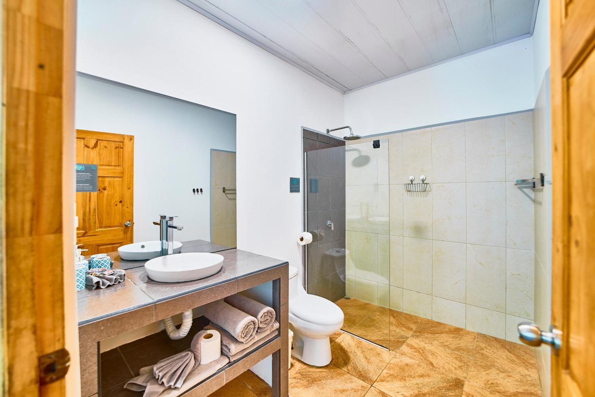 La Tica Y La Gata Hotel Puerto Viejo de Talamanca Екстериор снимка